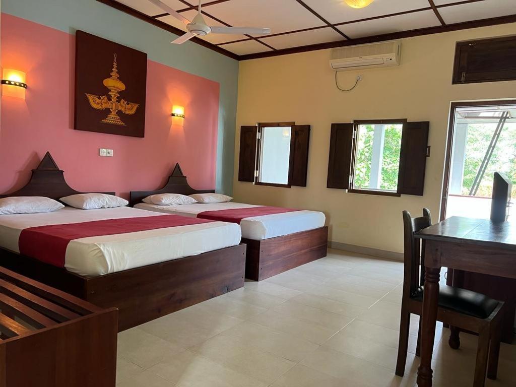 The Triangle Hotel أنرادابورام الغرفة الصورة