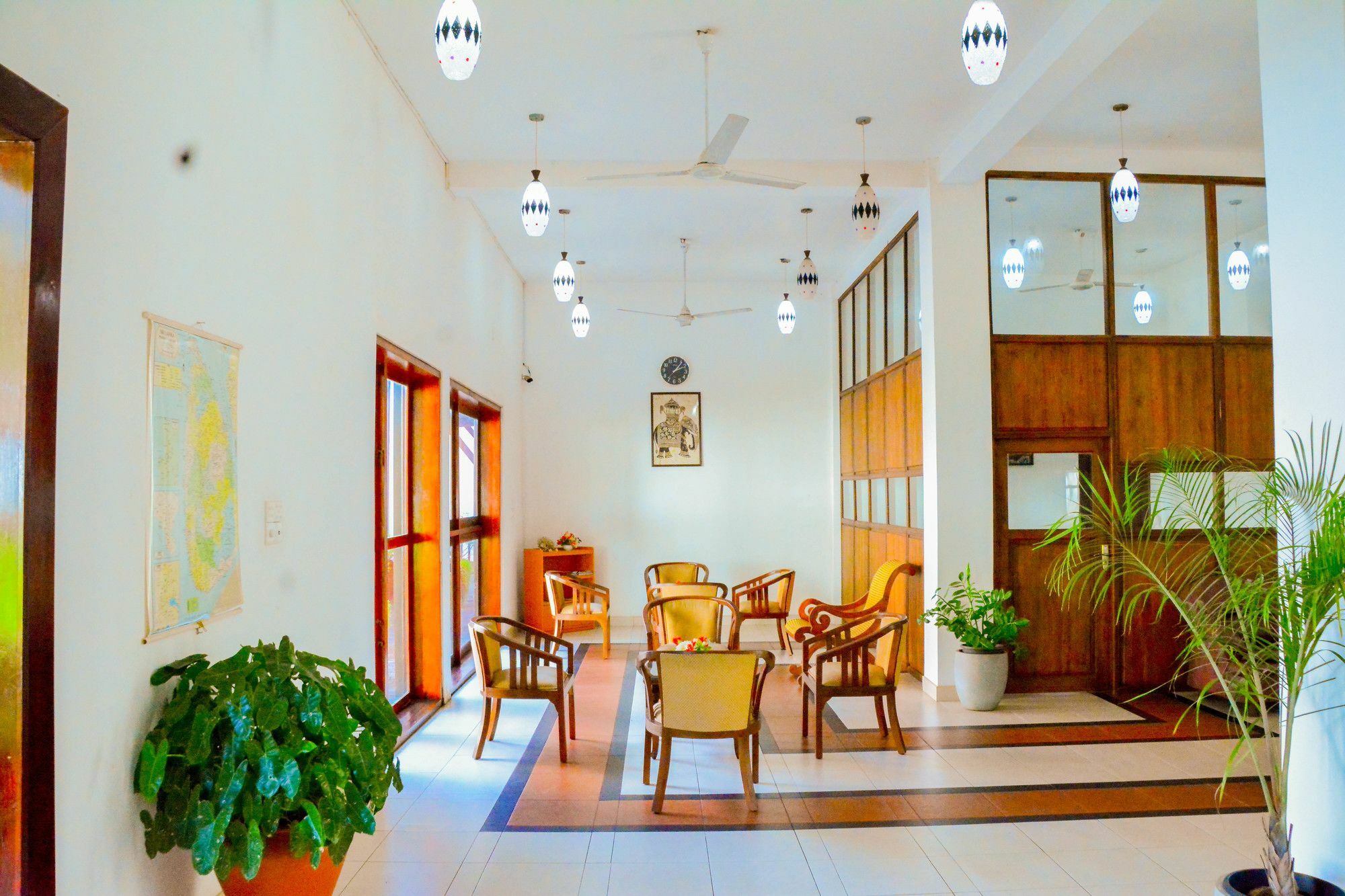 The Triangle Hotel أنرادابورام المظهر الخارجي الصورة